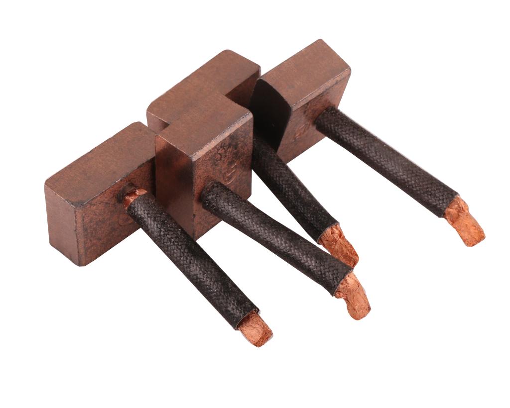 Komplet szczotek rozrusznika 2005834177. 46657000 C-330 C-360 ZETOR Nowy Typ EXPOM KWIDZYN eu 