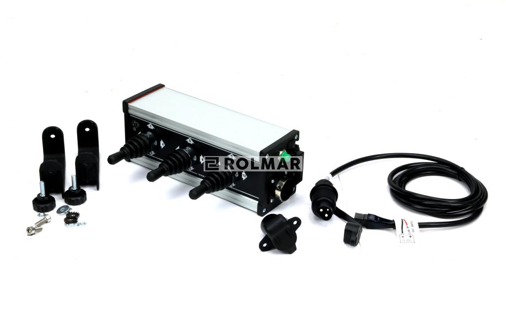 Panel z trzema joystickami 4-pozycyjnymi. 12VDC