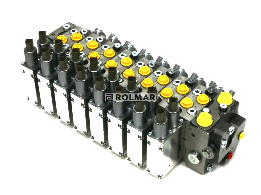 Rozdzielacz 8 sekcyjny (80/80.80/80.80/80.40/40.40/40.40/40.65/65.65/65) 120 l/min. prop. LS. opcja dźwigni. 12VDC