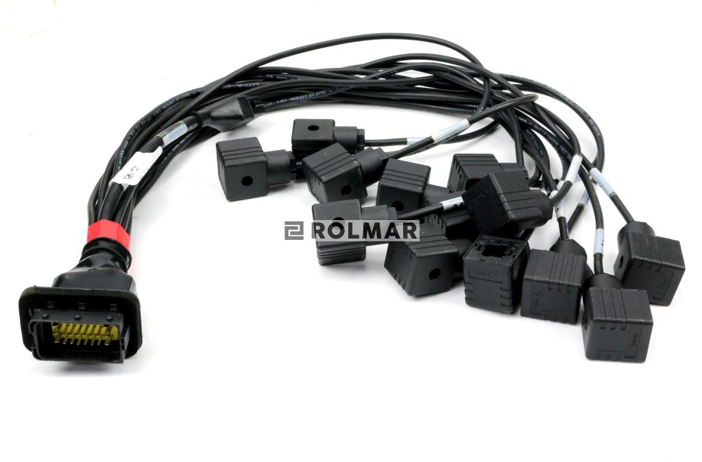 Przewód zasilający końcowy TE-06-00 z wtyczkami TF C18 do rozdzielaczy.