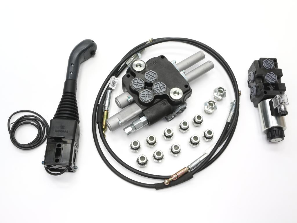 Zestaw (1 sekcja pływająca) do Ładowacz TUR -Rozdzielacz 80L 2-sekcyjny + Elektrozawór + Joystick z przyciskiem + Elementy złączne + Linki na kulkę 1500mm VOIMA