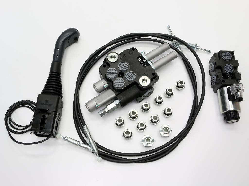 Zestaw (1 sekcja pływająca) do Ładowacz TUR -Rozdzielacz 80L 2-sekcyjny + Elektrozawór + Joystick z przyciskiem + Elementy złączne + Linki na kulkę 2000mm VOIMA