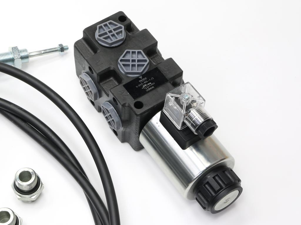 Zestaw (1 sekcja pływająca) do Ładowacz TUR -Rozdzielacz 80L 2-sekcyjny + Elektrozawór + Joystick z przyciskiem + Elementy złączne + Linki na kulkę 2000mm VOIMA