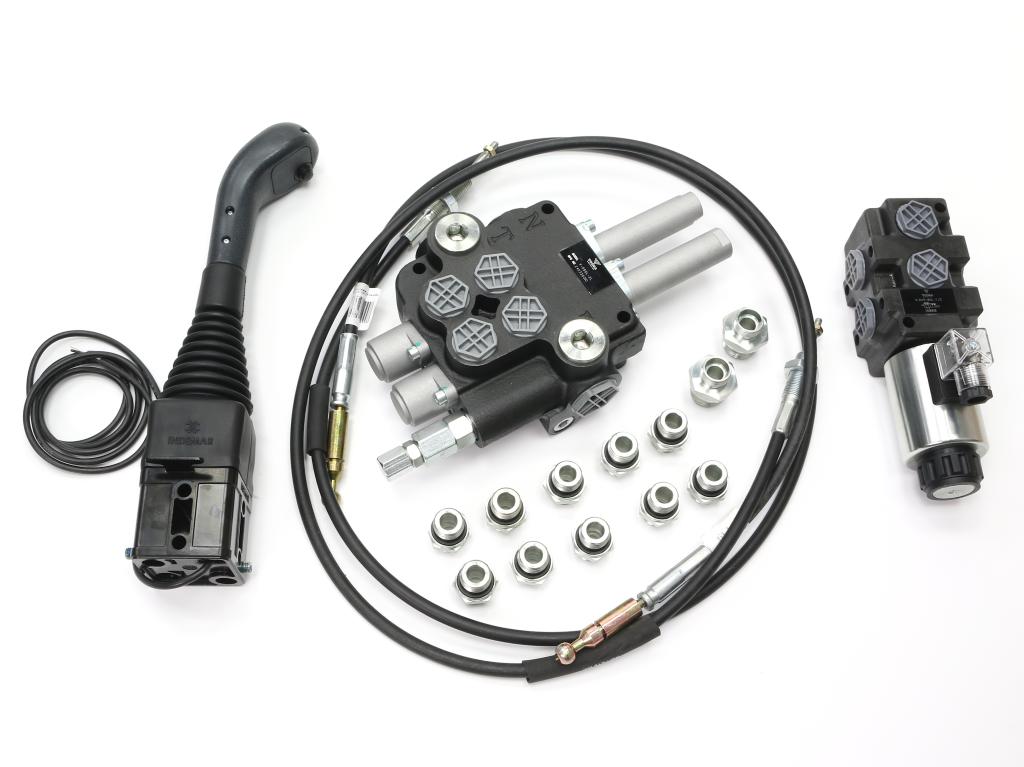 Zestaw do Ładowacz TUR -Rozdzielacz 80L 2-sekcyjny + Elektrozawór + Joystick z przyciskiem + Elementy złączne + Linki na kulkę 1500mm VOIMA