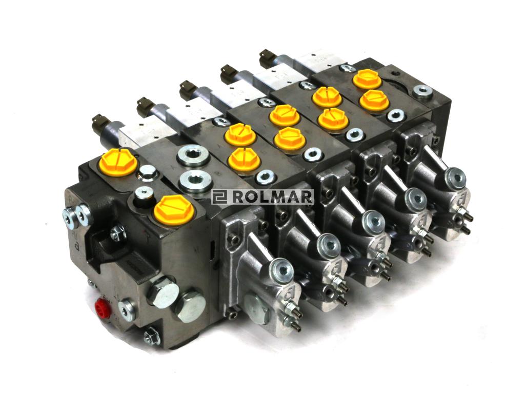 Rozdzielacz 4 sekcyjny. 80 l/min.. proporcjonalny. kompensacja ciśnienia LS. z opcją sterowania dźwigniami . zaworem zrzutowym. 12V DC