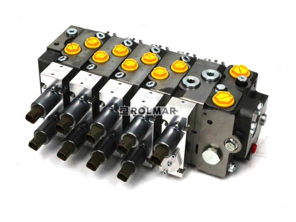 Rozdzielacz 5 sekcyjny. 120 l/min.. proporcjonalny. kompensacja ciśnienia LS. z opcją sterowania dźwigniami. zaworem zrzutowym. 24V DC