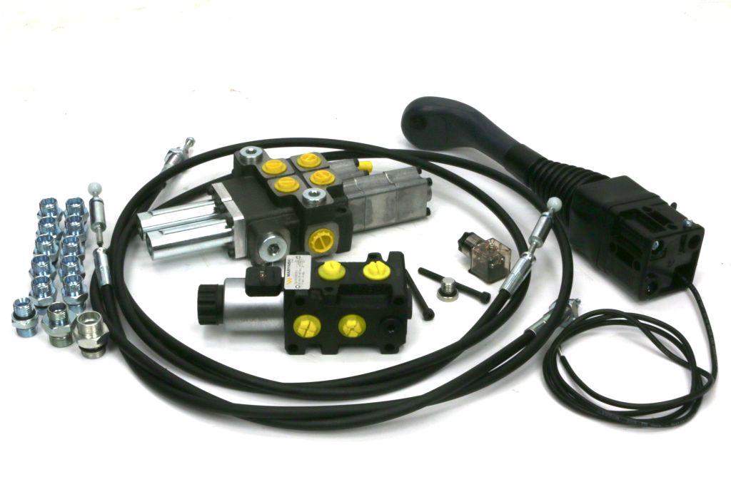 Zestaw 40L do ładowacza czołowego: Rozdzielacz 2-sek.(1 pływająca) + Elektrozawór + Joystick z przyciskiem na kulkę + El.zł.+ Linki 1500mm Waryński