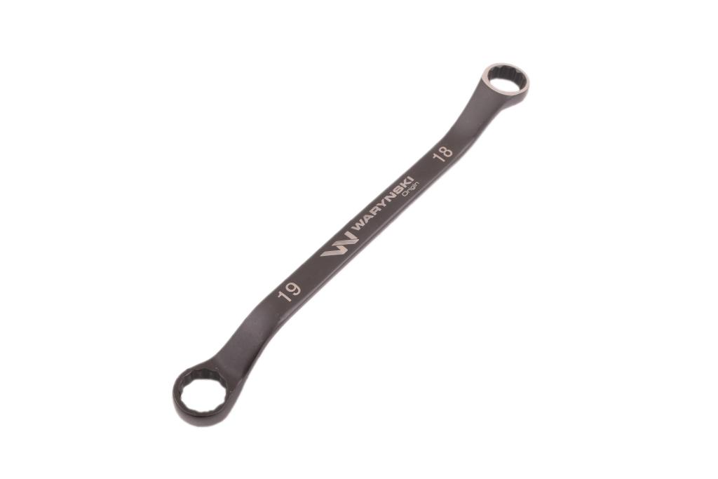 Klucz oczkowy odsadzony 18 x 19 mm. CrV standard ASME B107.9 Waryński