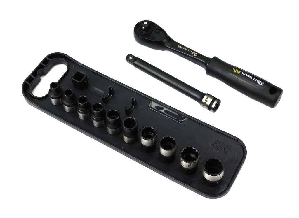 Zestaw 12 el. nasadki 3/8  przedłużka 12.5 cm grzechotka  9 10 11 13 14 Waryński